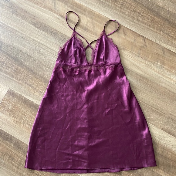 Victoria secret slip - Picture 1 of 2